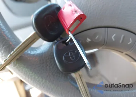 2006 Toyota Sienna Le z USA, uszkodzony, nr VIN 5TDZA23C96S421050